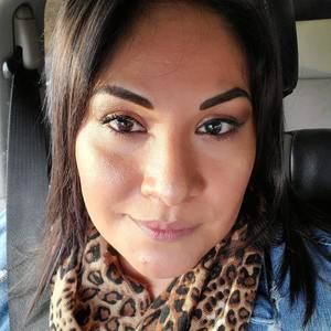 Meet your Posher, Mona